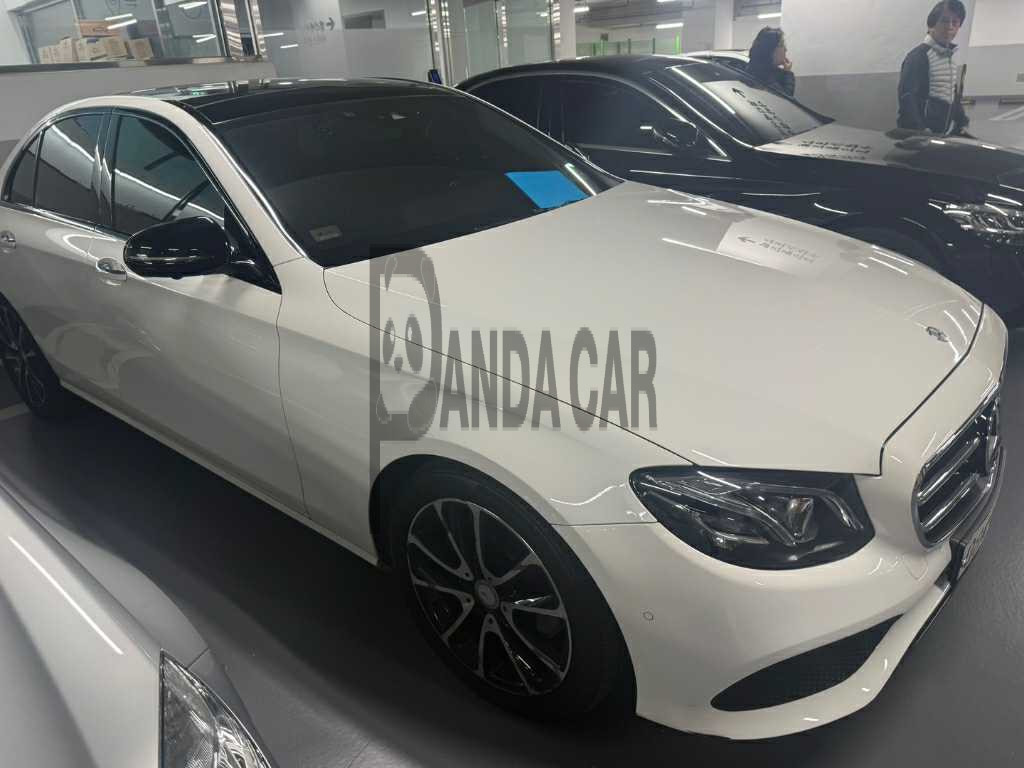 2017 Mercedes-Benz E300, photograph 3