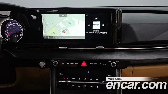 Kia Canival Diesel 9-Seater Prestige — photo 1 of 20