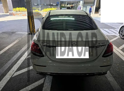 2020 Mercedes-Benz E 300 4MATIC, photograph 4