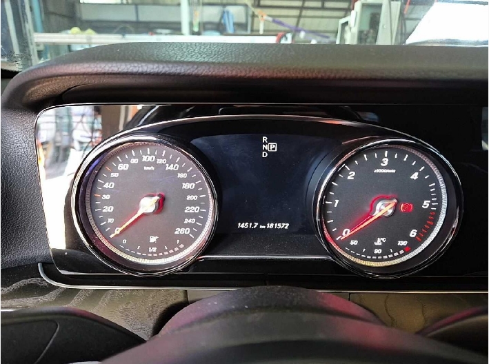 2017 Mercedes-Benz E220 d, photograph 3