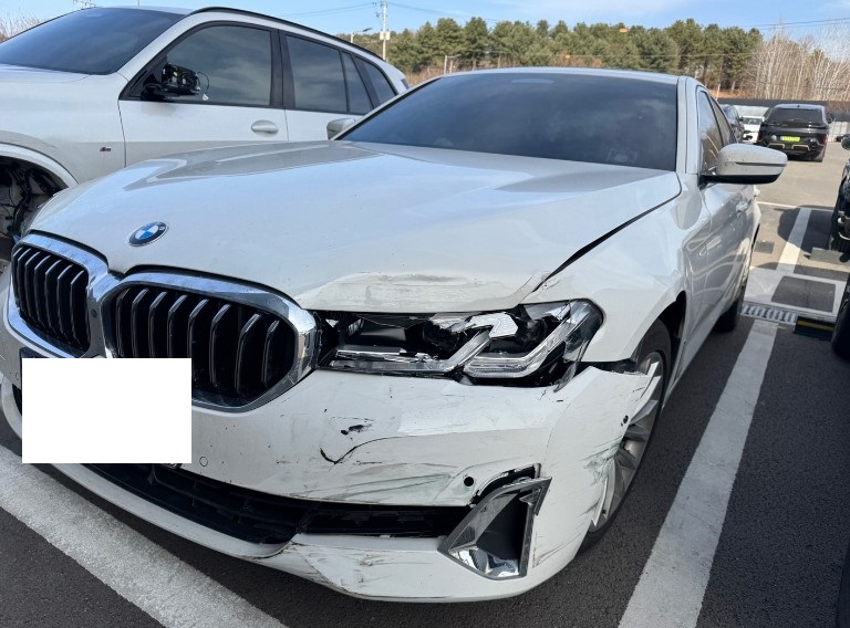 2023 BMW 520i, photograph 1