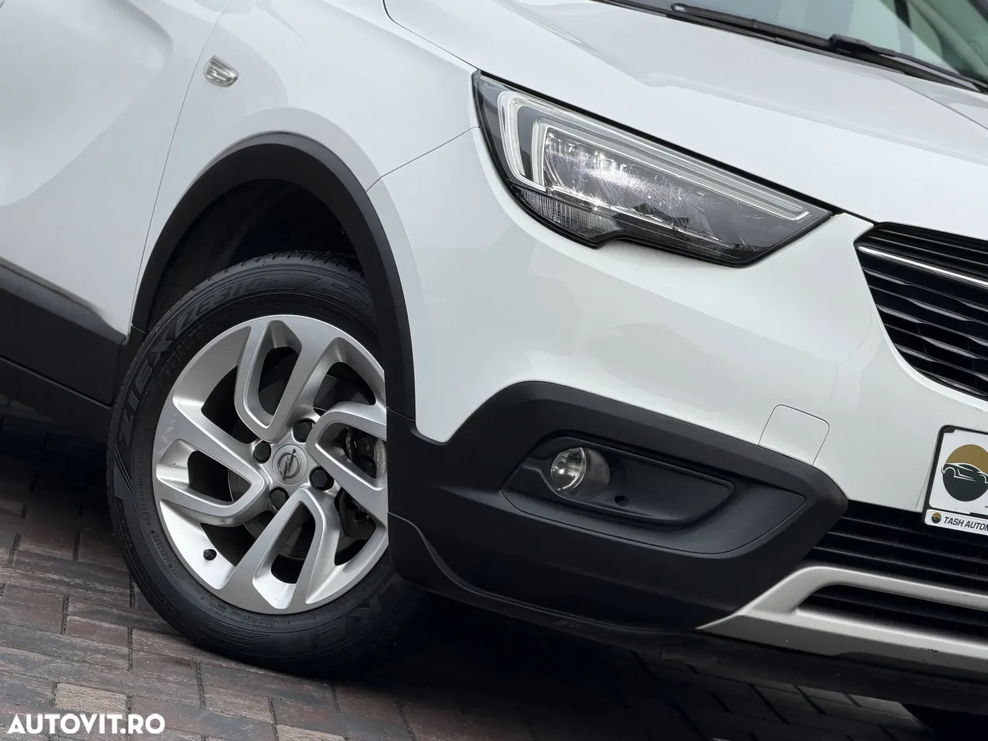 2020 Opel Crossland 1.2 Business Elegance, photograph 9