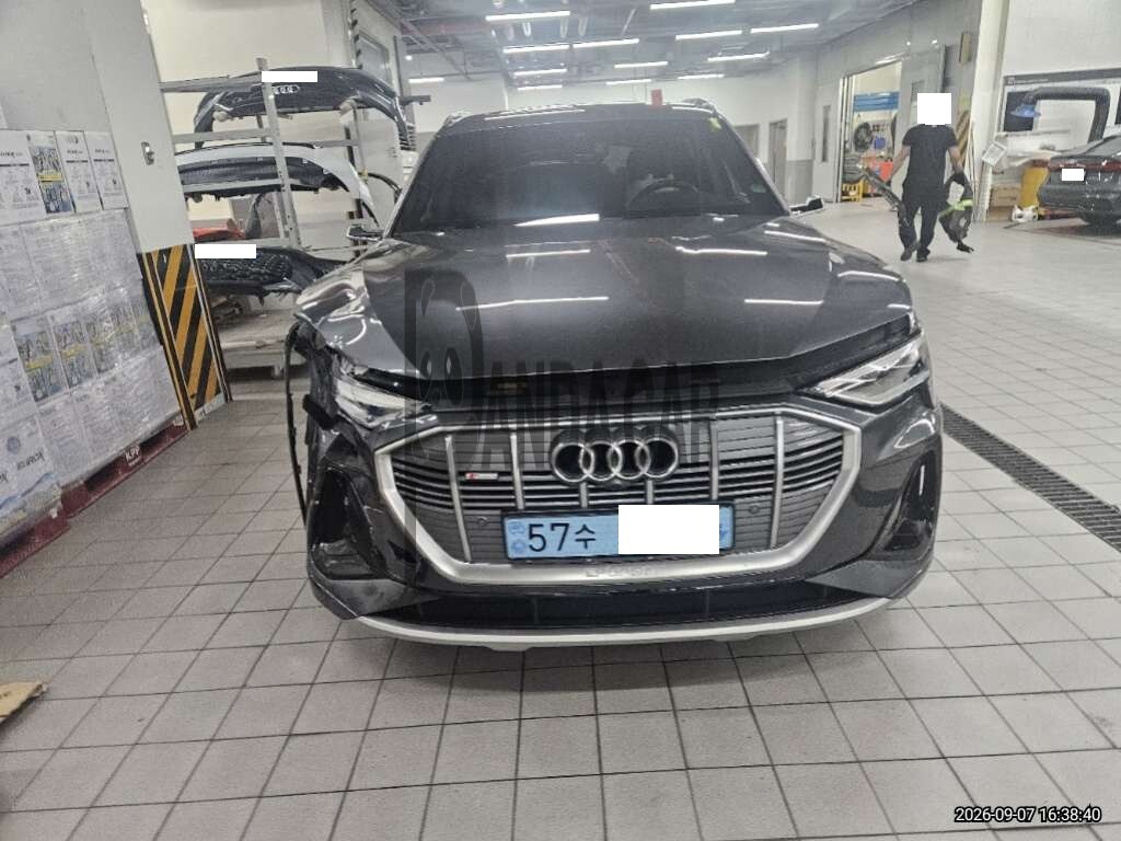2022 Audi e-tron Sportback 55 quattro, photograph 1