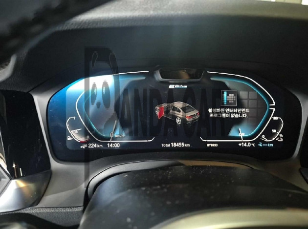 2021 BMW 330e, photograph 3