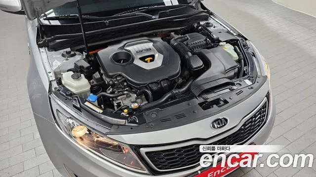 Kia K5 Luxury — photo 1 of 30
