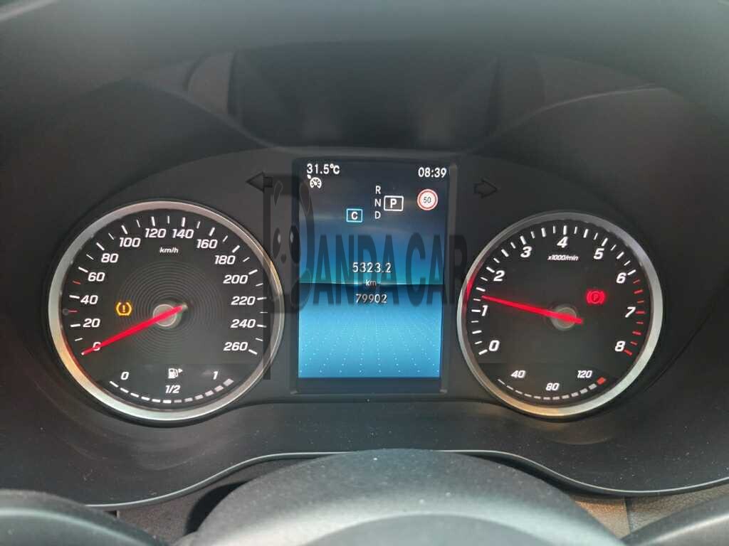 2019 Mercedes-Benz C 200, photograph 2