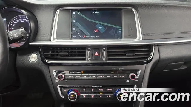 Kia K5 2.0 — photo 1 of 30