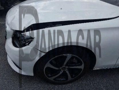 2017 Mercedes-Benz E220 d 4Matic, photograph 3