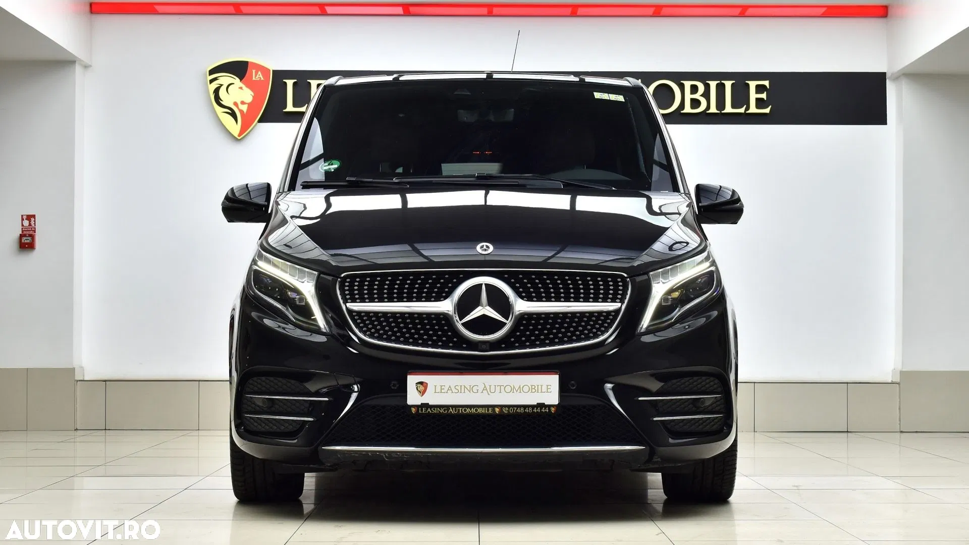 2022 Mercedes-Benz V 250 d Lang 4Matic 9G-TRONIC Exclusive, photograph 2