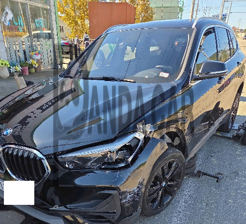 2020 BMW X1 xDrive20i Advantage, photograph 3