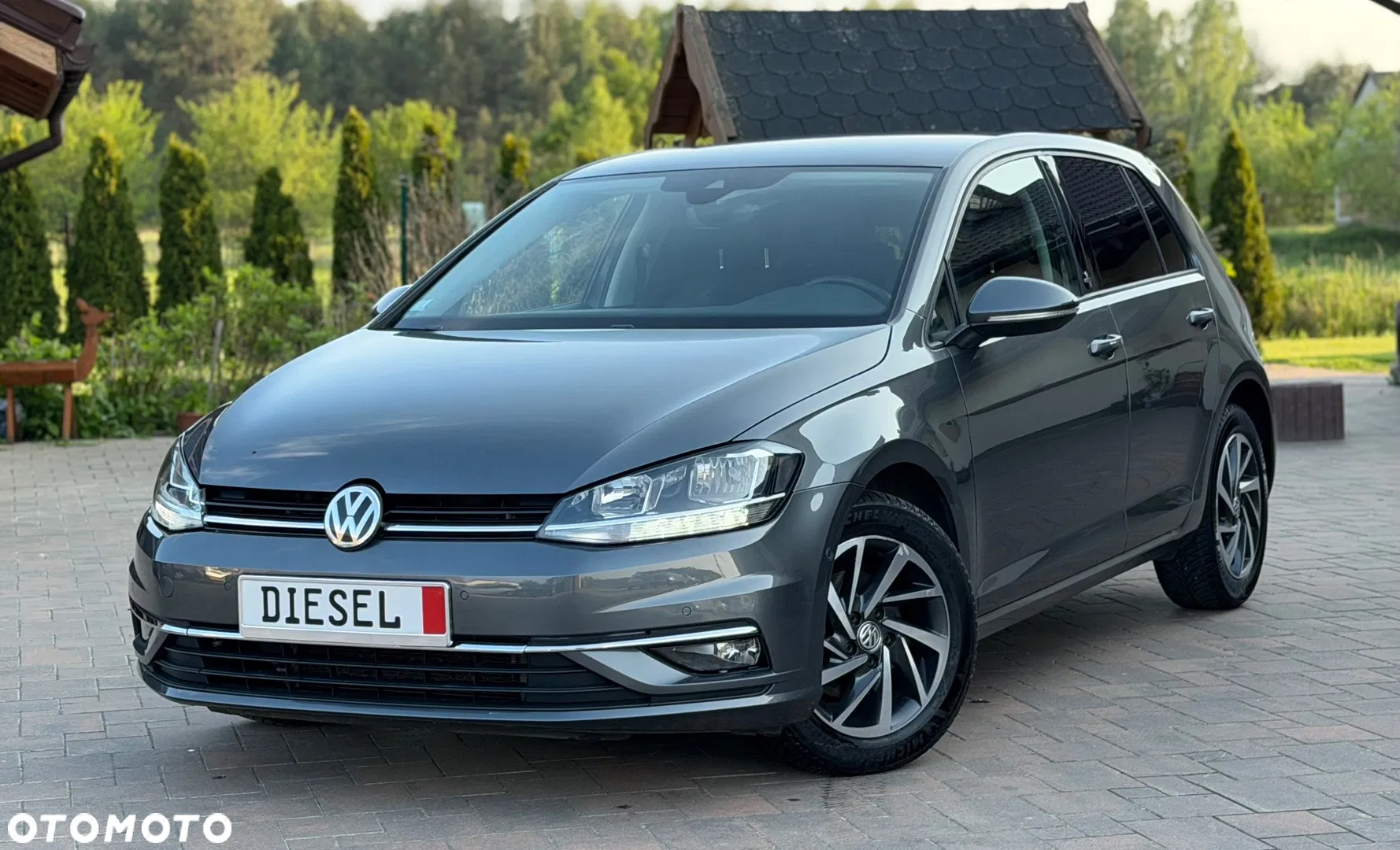 Volkswagen Golf 1.6 TDI DSG Sound — photo 1 of 38