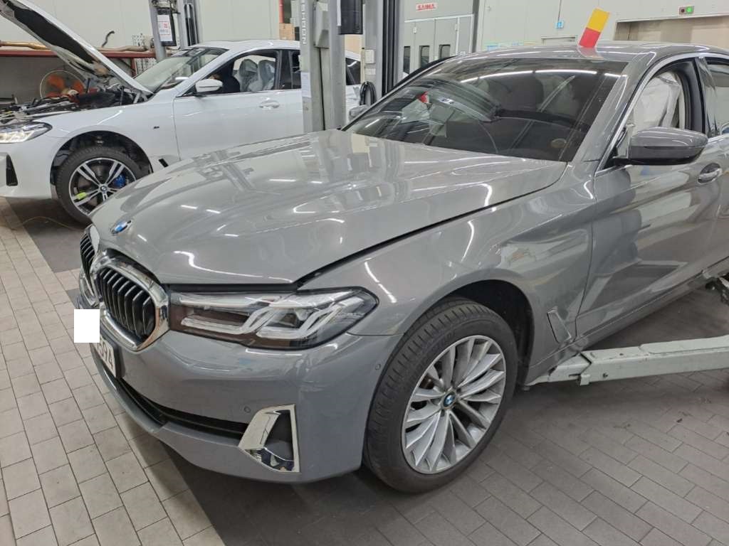 2021 BMW 520i, photograph 10