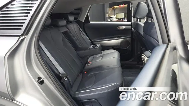 Hyundai Nexo Premium — photo 1 of 32