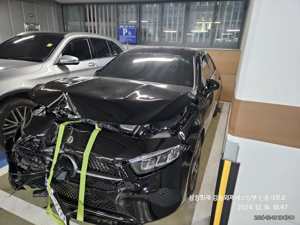 2024 Mercedes-Benz A 220 Sedan, photograph 4