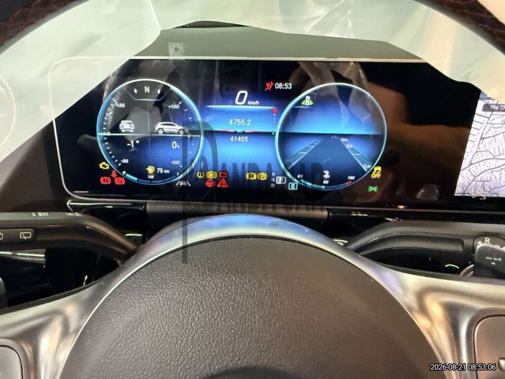 2020 Mercedes-Benz GLA250 4MATIC, photograph 3