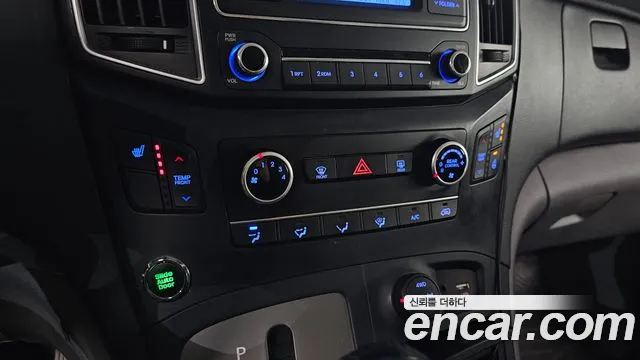 2017 Hyundai Starex 4WD 12-Seater Wagon, photograph 7