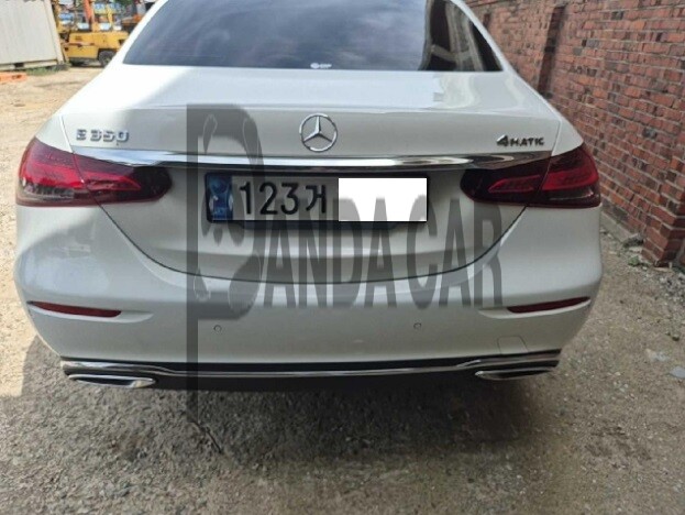 2021 Mercedes-Benz E350 4MATIC, photograph 5