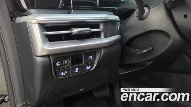 Hyundai Grandeur Premium — photo 1 of 35