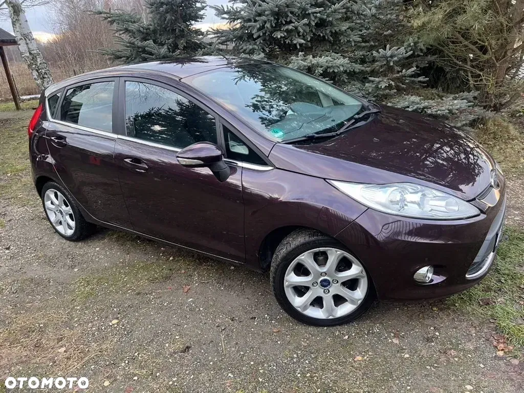2010 Ford Fiesta, photograph 5