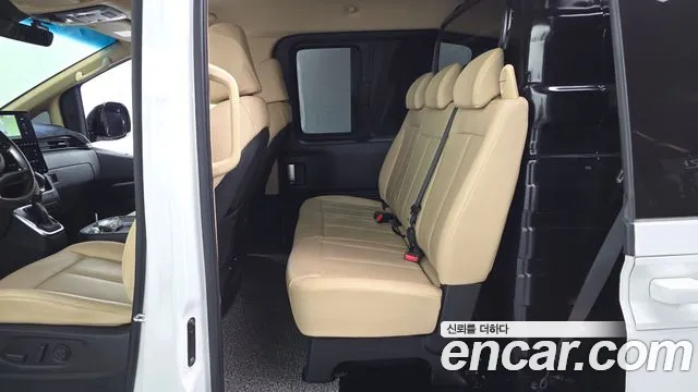 2024 Hyundai Staria HEV 1.6 Cargo 5-Seater, photograph 2