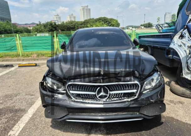 2020 Mercedes-Benz Benz E220 d, photograph 4