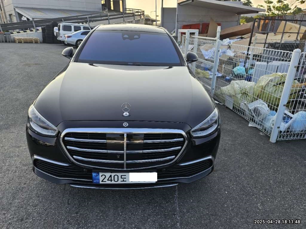 2022 Mercedes-Benz S580 4MATIC, photograph 1