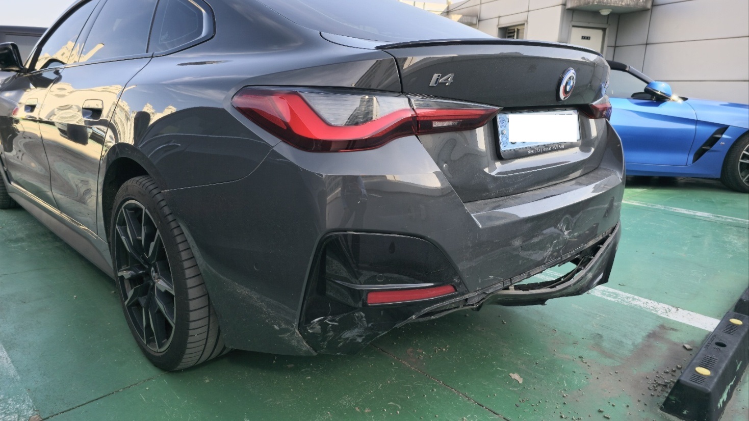 2023 BMW i4 M50 model 2024, photograph 2