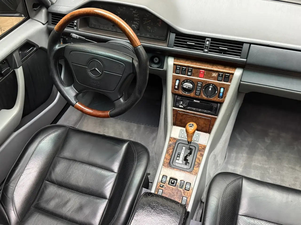 1992 Mercedes-Benz 500 200-500 (W124) 500E / 5.0 V8 / 326 PK / AMG Aero I, photograph 2