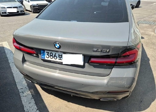 2021 BMW 530i, photograph 2