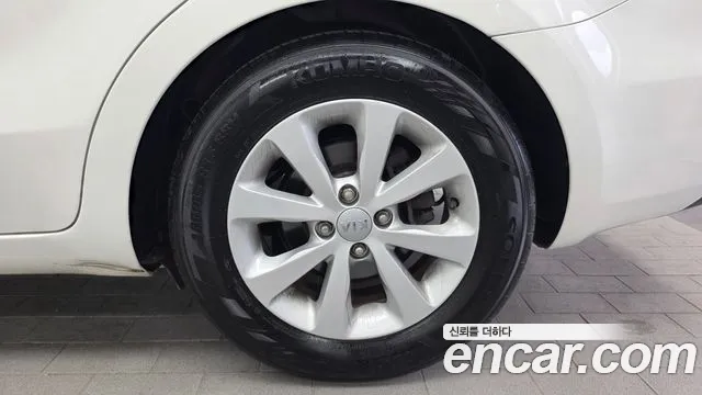 Kia pride 1.6 GDI Sedan — photo 1 of 30