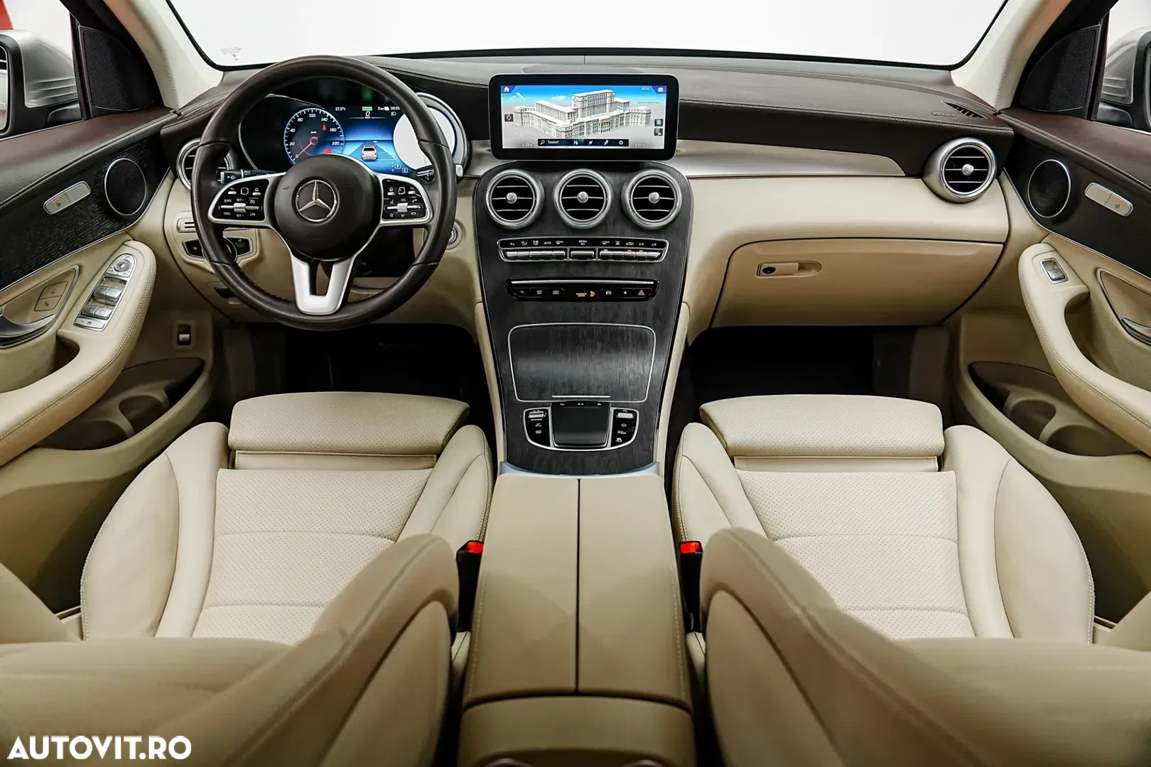 2022 Mercedes-Benz GLC 300 de 4Matic 9G-TRONIC Exclusive, photograph 2