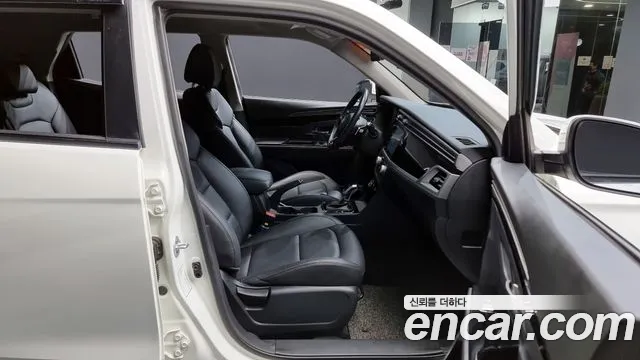 KG_Mobility_Ssangyong KORANDO Gasoline 1.5 2WD C5 — photo 1 of 20