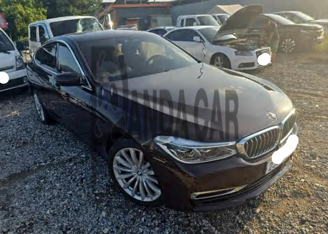 2020 BMW 630i xDrive Luxury, photograph 2