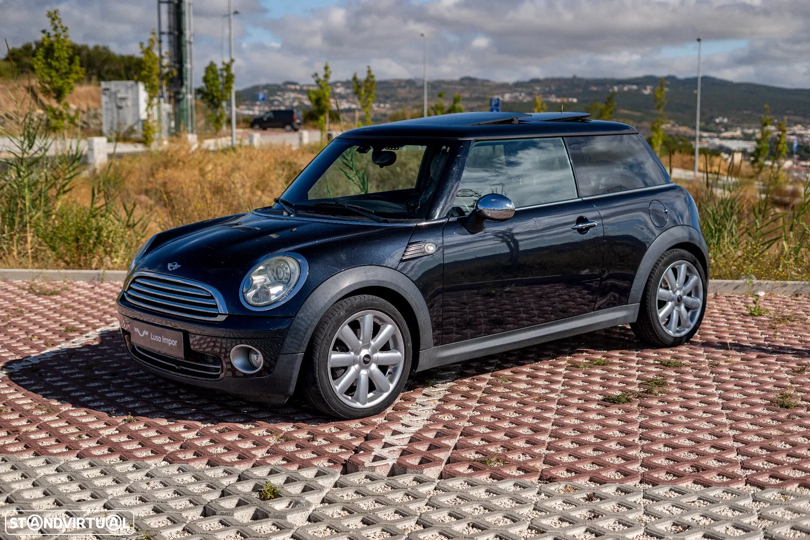 2009 MINI 3 Portas Cooper, photograph 3