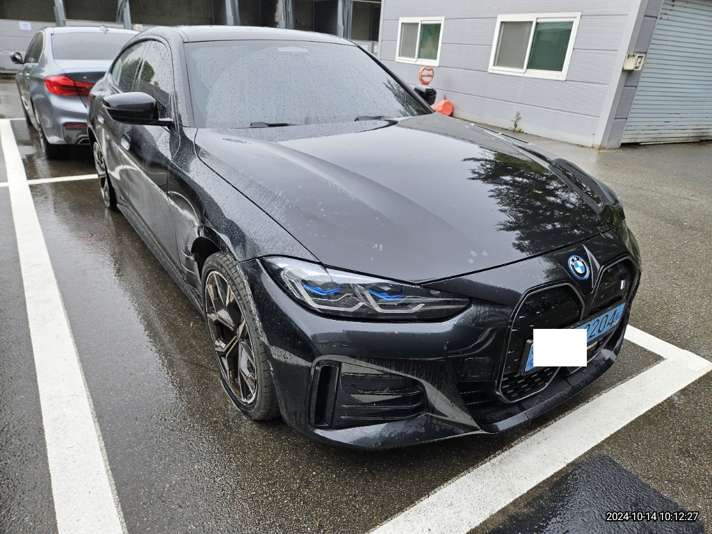 2023 BMW i4 eDrive40, photograph 5