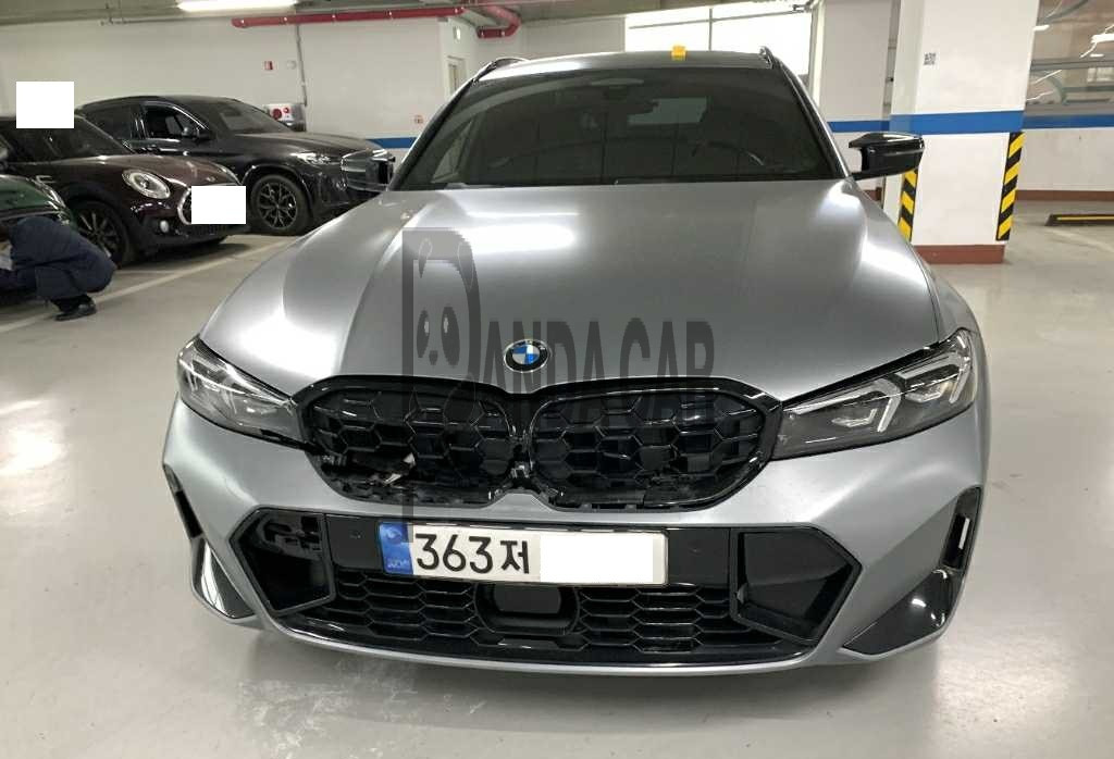 2025 BMW M340i xDrive Touring, photograph 1