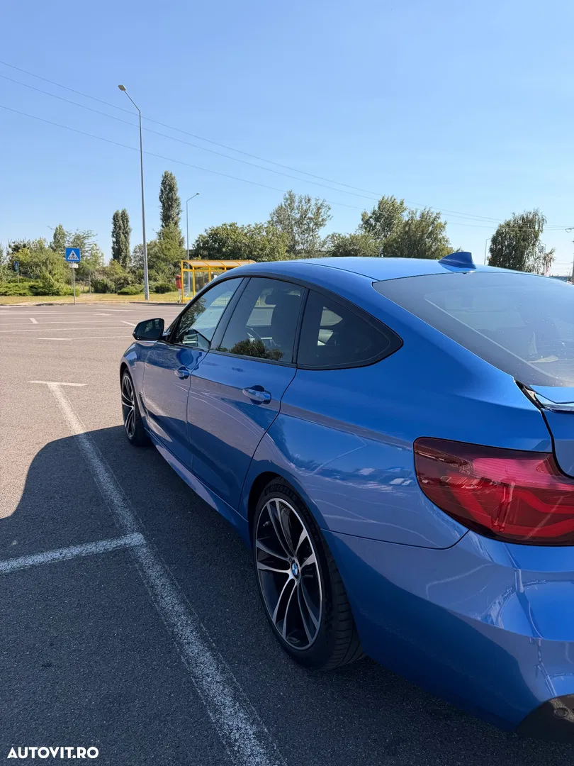 2019 BMW Seria 3, photograph 11