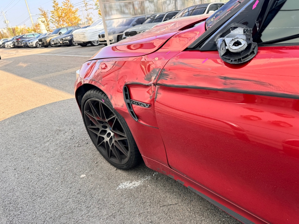2018 BMW M4 Coupe Competition Package, photograph 4