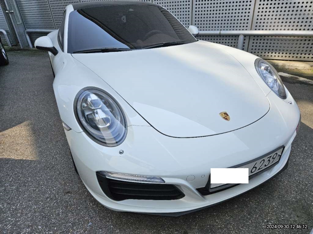 2017 Porsche 911 Carrera S, photograph 8