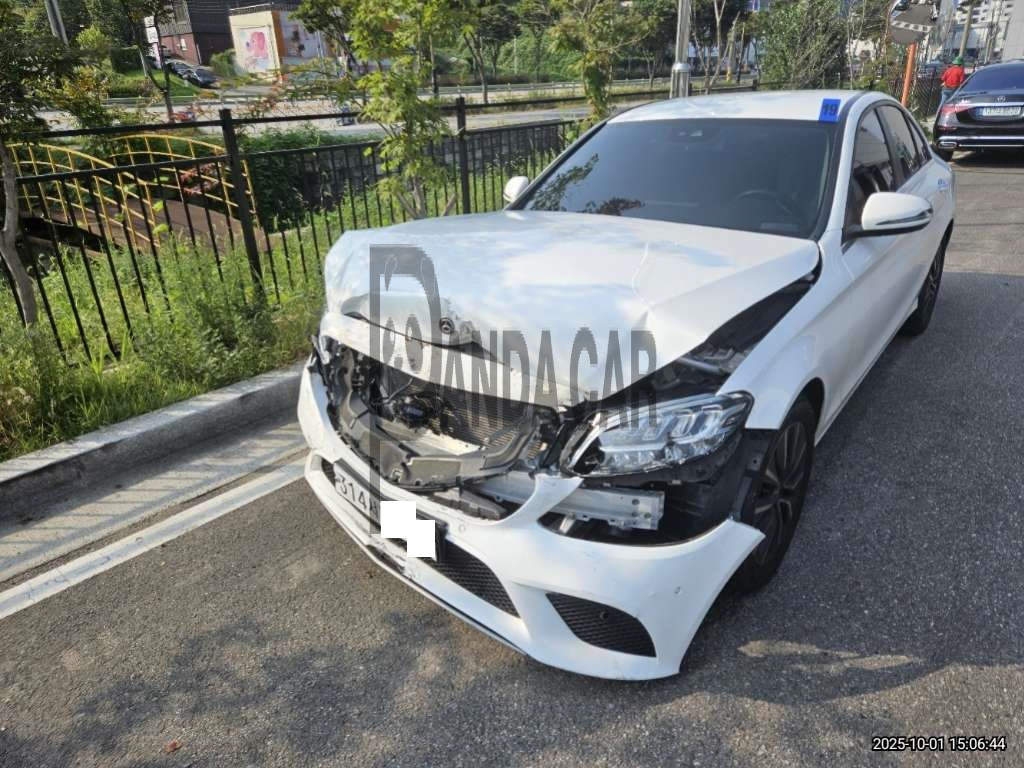 2019 Mercedes-Benz Benz C 200, photograph 5