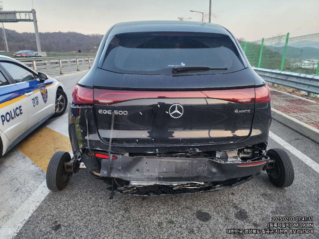 2023 Mercedes-Benz EQE500 4MATIC SUV, photograph 1