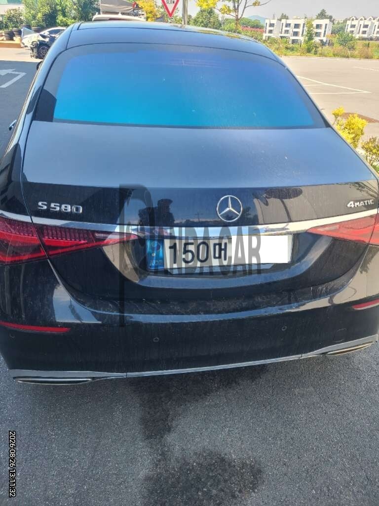 2021 Mercedes-Benz S580 4MATIC, photograph 3