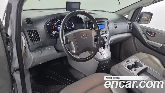 2021 Hyundai Starex Van 3-Seater, photograph 8