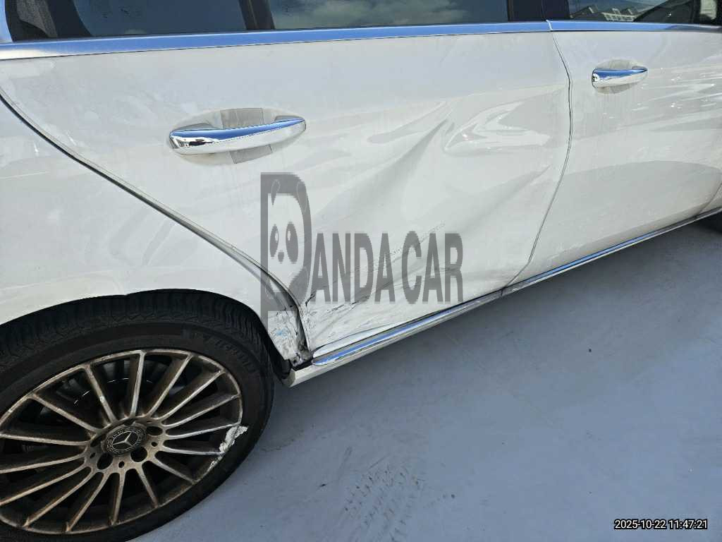 2023 Mercedes-Benz E250, photograph 2