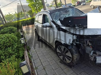2024 Mercedes-Benz EQB300 4MATIC, photograph 3