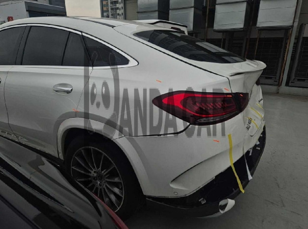 2023 Mercedes-Benz GLE400 d 4MATIC Coupe, photograph 2