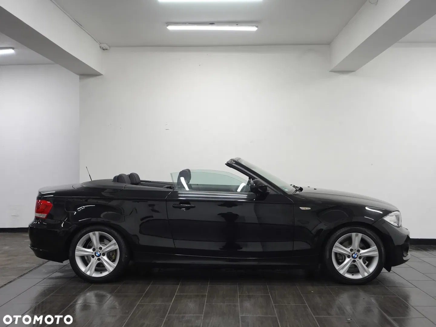 2011 BMW Seria 1, photograph 9