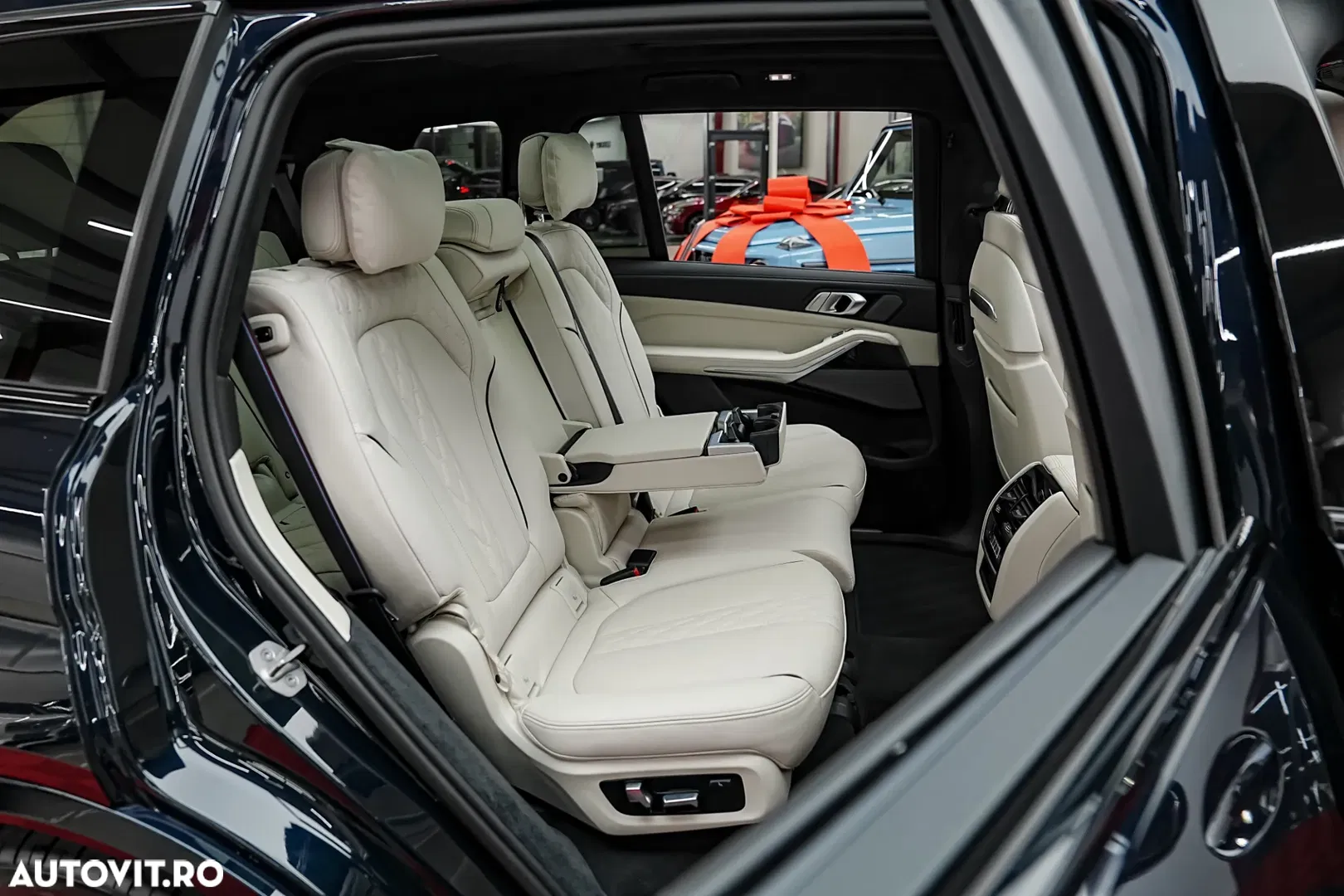2023 BMW X7 M60i xDrive, photograph 12