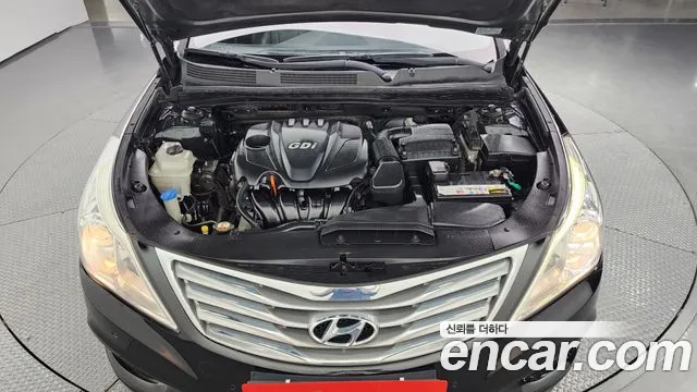 2011 Hyundai Grandeur HG240 Luxury, photograph 5
