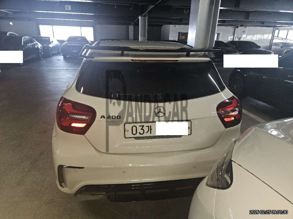 2018 Mercedes-Benz A200, photograph 3
